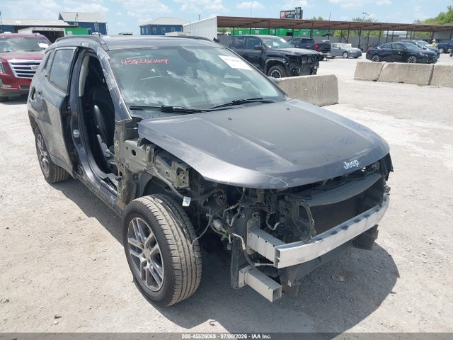 45526069 :رقم المزاد ، 3C4NJCBB5JT228874 vin ، 2018 Jeep Compass Latitude Fwd مزاد بيع