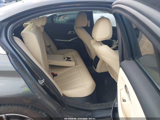 45526166 :رقم المزاد ، 3MW5R7J02M8B90525 vin ، 2021 Bmw 330i Xdrive مزاد بيع