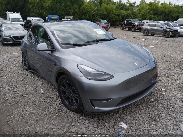 Tesla Model Y Long Range Dual Motor Rear-wheel Drive 2025 7SAYGDED2SA372543 main image