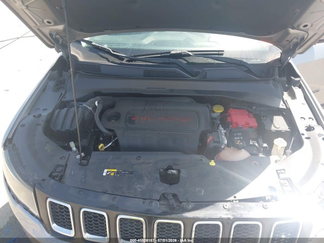 3C4NJCBB4KT699769 Jeep Compass Latitude Fwd