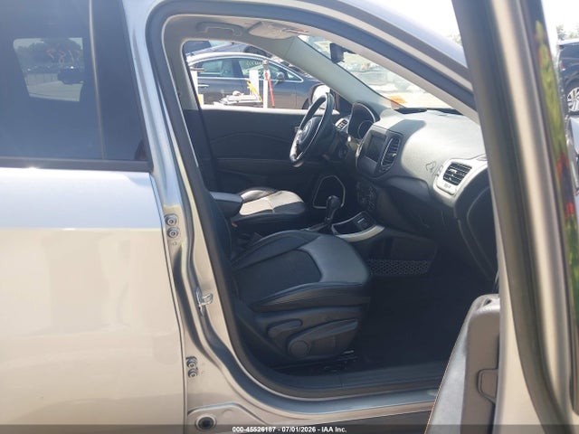 3C4NJCBB4KT699769 Jeep Compass Latitude Fwd