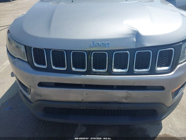 3C4NJCBB4KT699769 Jeep Compass Latitude Fwd