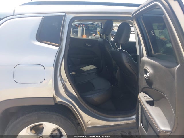3C4NJCBB4KT699769 Jeep Compass Latitude Fwd