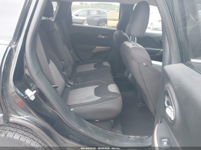 1C4PJLCX0JD583766 Jeep Cherokee Latitude Fwd