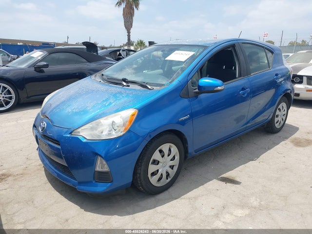 45526243 :رقم المزاد ، JTDKDTB35D1555435 vin ، 2013 Toyota Prius C Two مزاد بيع