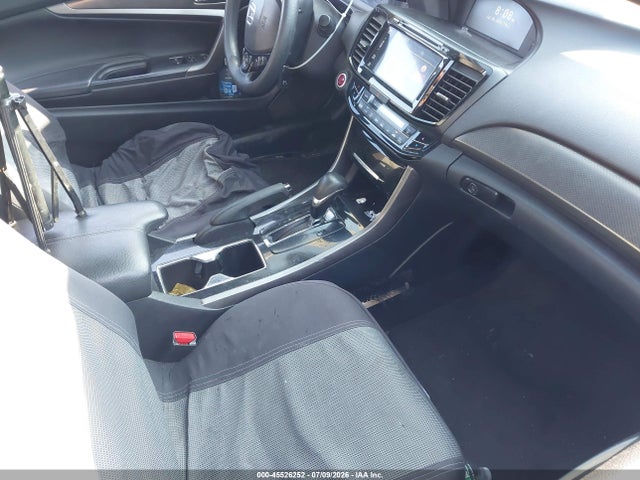 45526252 :رقم المزاد ، 1HGCT1B76GA006623 vin ، 2016 Honda Accord Ex مزاد بيع
