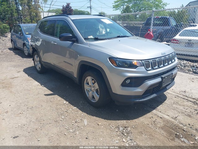 45526280 :رقم المزاد ، 3C4NJDBBXNT210477 vin ، 2022 Jeep Compass Latitude 4x4 مزاد بيع
