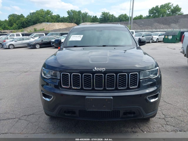 1C4RJFAG3JC161879 Jeep Grand Cherokee Laredo E 4x4