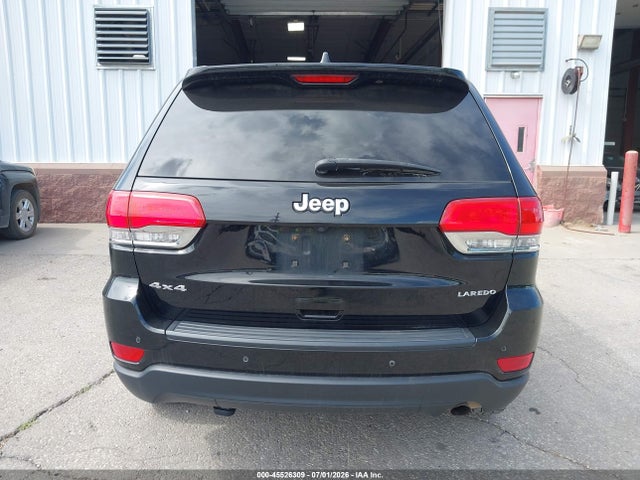 1C4RJFAG3JC161879 Jeep Grand Cherokee Laredo E 4x4