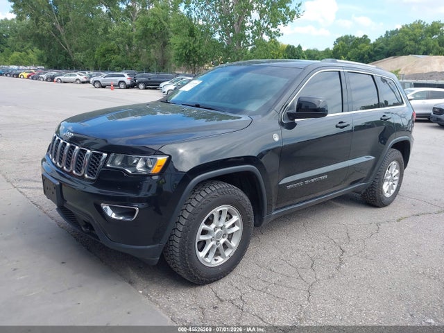 1C4RJFAG3JC161879 Jeep Grand Cherokee Laredo E 4x4