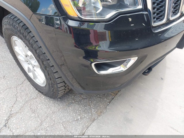 1C4RJFAG3JC161879 Jeep Grand Cherokee Laredo E 4x4