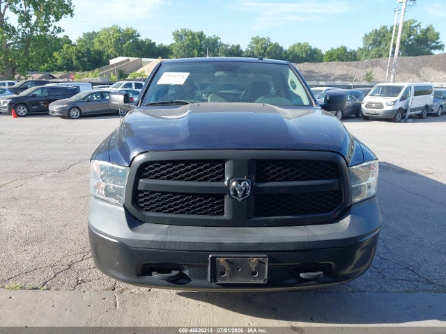 3C6JR7DG7KG503332 RAM 1500 Classic Tradesman 4x4 8&#039; Box