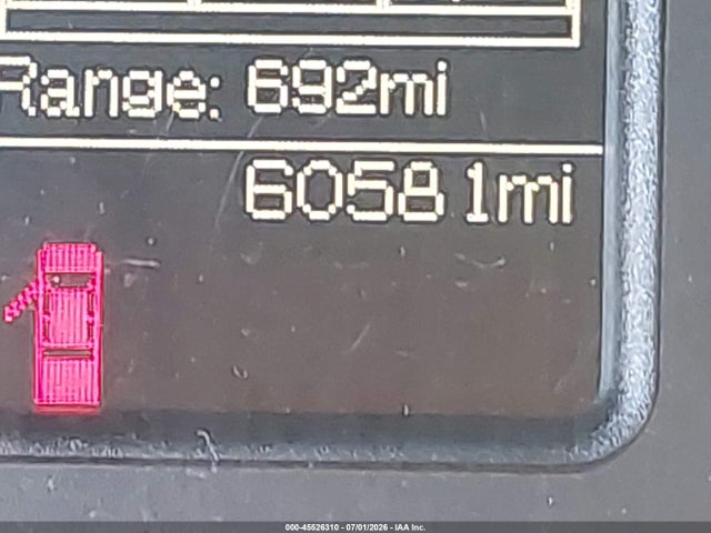 3C6JR7DG7KG503332 RAM 1500 Classic Tradesman 4x4 8&#039; Box