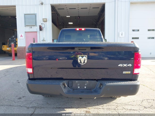 3C6JR7DG7KG503332 RAM 1500 Classic Tradesman 4x4 8&#039; Box