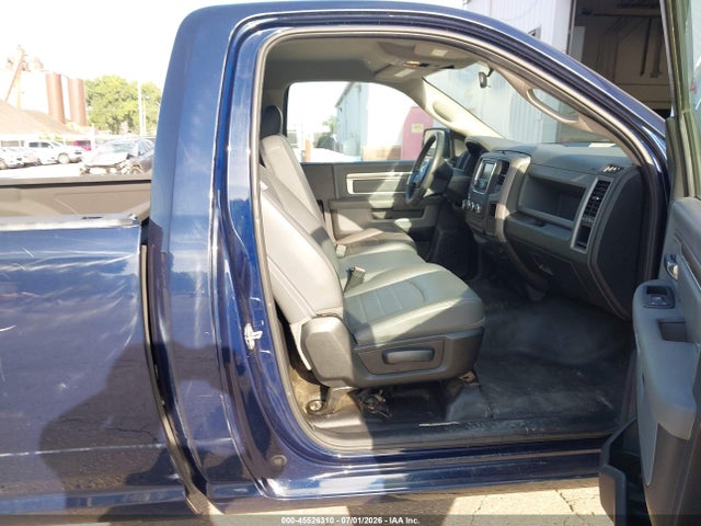 3C6JR7DG7KG503332 RAM 1500 Classic Tradesman 4x4 8&#039; Box