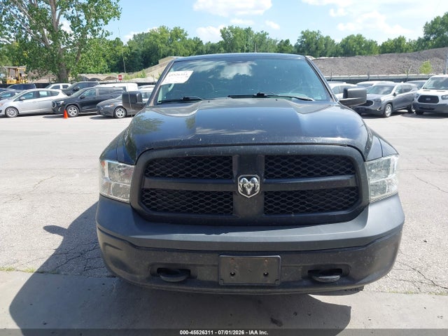 1C6RR7FG1KS679009 RAM 1500 Classic Tradesman 4x4 6&#039;4 Box