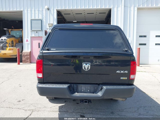 1C6RR7FG1KS679009 RAM 1500 Classic Tradesman 4x4 6&#039;4 Box