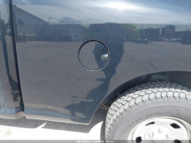 1C6RR7FG1KS679009 RAM 1500 Classic Tradesman 4x4 6&#039;4 Box
