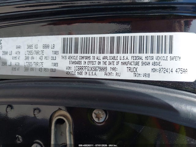 1C6RR7FG1KS679009 RAM 1500 Classic Tradesman 4x4 6&#039;4 Box