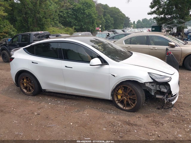 2021 Tesla Model Y Long Range Dual Motor All-wheel Drive მანქანა იყიდება აუქციონზე, vin: 5YJYGDEE4MF179600, აუქციონის ნომერი: 45526355