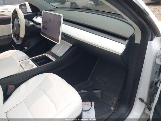 2021 Tesla Model Y Long Range Dual Motor All-wheel Drive მანქანა იყიდება აუქციონზე, vin: 5YJYGDEE4MF179600, აუქციონის ნომერი: 45526355