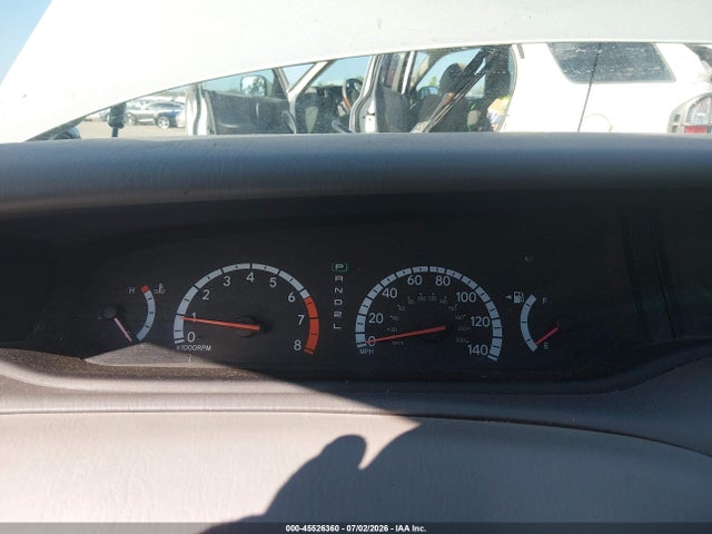 45526360 :رقم المزاد ، 4T1BF28B72U233275 vin ، 2002 Toyota Avalon Xl مزاد بيع