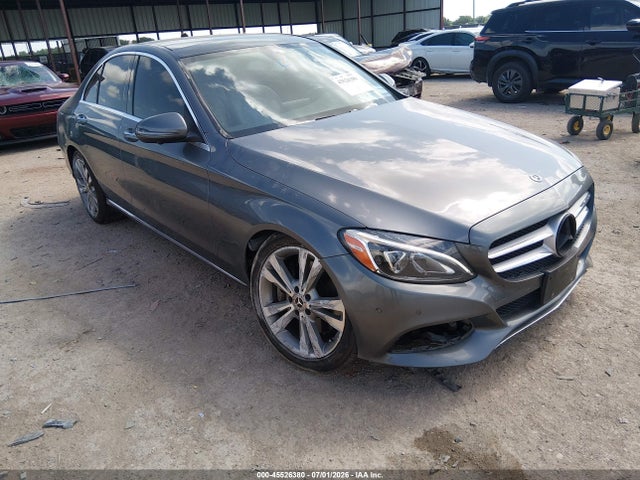 45526380 :رقم المزاد ، 55SWF4KB3JU244144 vin ، 2018 Mercedes-benz C 300 4matic مزاد بيع