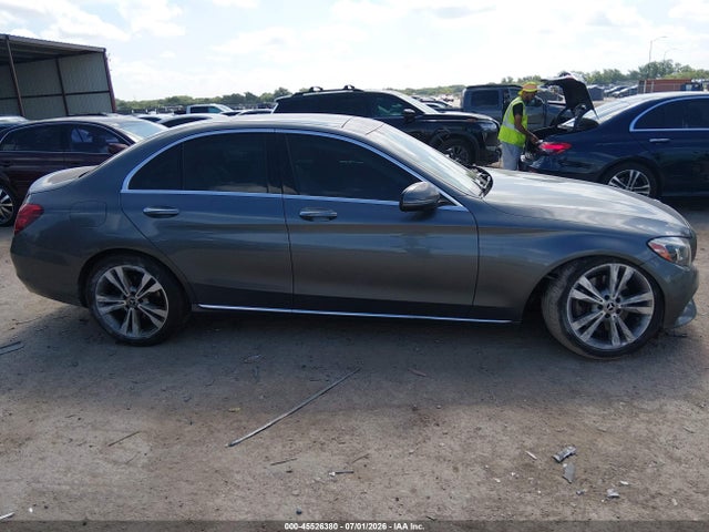 45526380 :رقم المزاد ، 55SWF4KB3JU244144 vin ، 2018 Mercedes-benz C 300 4matic مزاد بيع