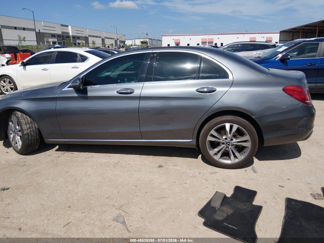 45526380 :رقم المزاد ، 55SWF4KB3JU244144 vin ، 2018 Mercedes-benz C 300 4matic مزاد بيع