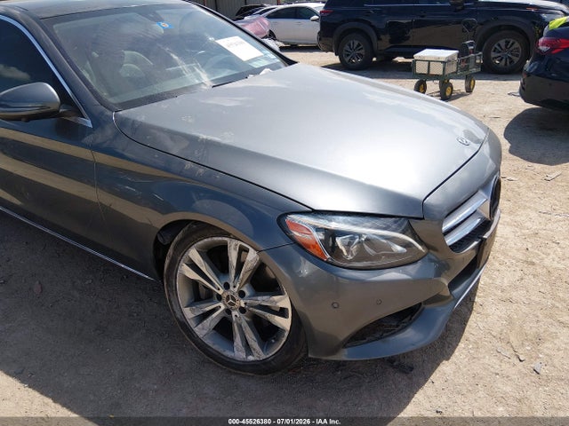 45526380 :رقم المزاد ، 55SWF4KB3JU244144 vin ، 2018 Mercedes-benz C 300 4matic مزاد بيع