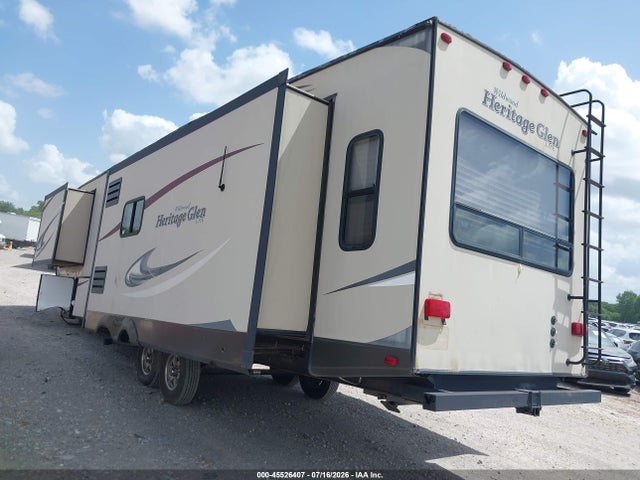 45526407 :رقم المزاد ، 4X4FWBK25FU007718 vin ، 2015 Wildwood Heritage Glen Lite 3 مزاد بيع