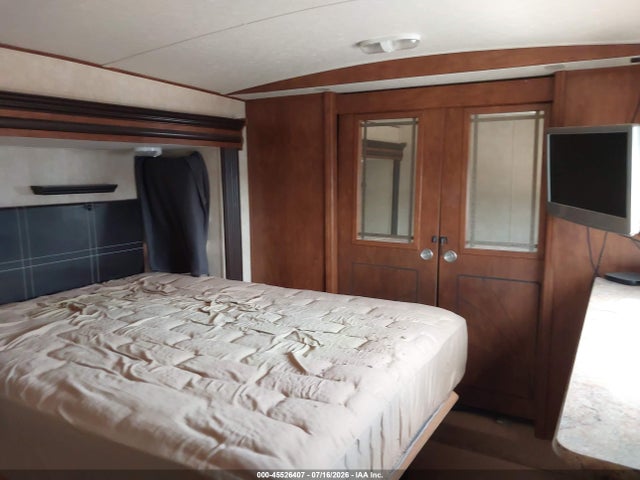 45526407 :رقم المزاد ، 4X4FWBK25FU007718 vin ، 2015 Wildwood Heritage Glen Lite 3 مزاد بيع