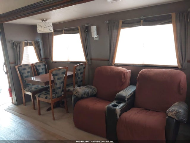 45526407 :رقم المزاد ، 4X4FWBK25FU007718 vin ، 2015 Wildwood Heritage Glen Lite 3 مزاد بيع