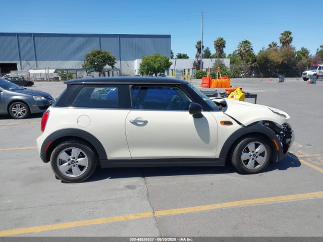 Продажа на аукционе авто 2015 Mini Hardtop Cooper, vin: WMWXM5C52F3A57671, номер лота: 45526527