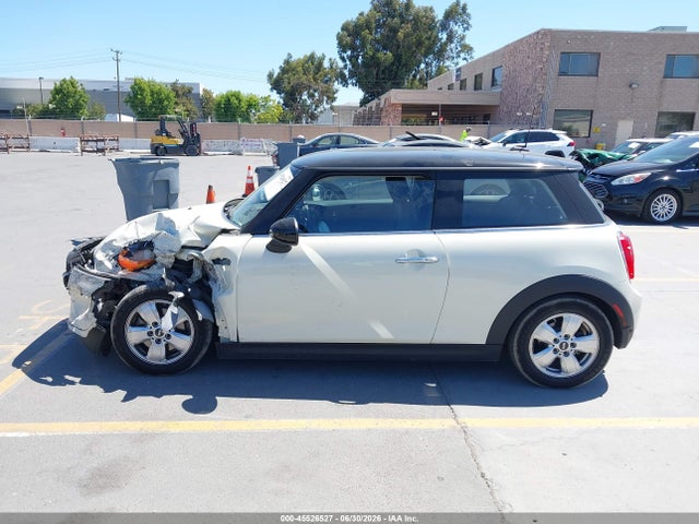 Продажа на аукционе авто 2015 Mini Hardtop Cooper, vin: WMWXM5C52F3A57671, номер лота: 45526527