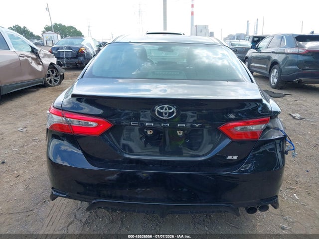45526556 :رقم المزاد ، 4T1B11HK7JU033360 vin ، 2018 Toyota Camry Se مزاد بيع