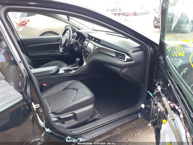 45526556 :رقم المزاد ، 4T1B11HK7JU033360 vin ، 2018 Toyota Camry Se مزاد بيع