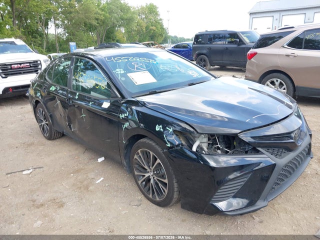 45526556 :رقم المزاد ، 4T1B11HK7JU033360 vin ، 2018 Toyota Camry Se مزاد بيع
