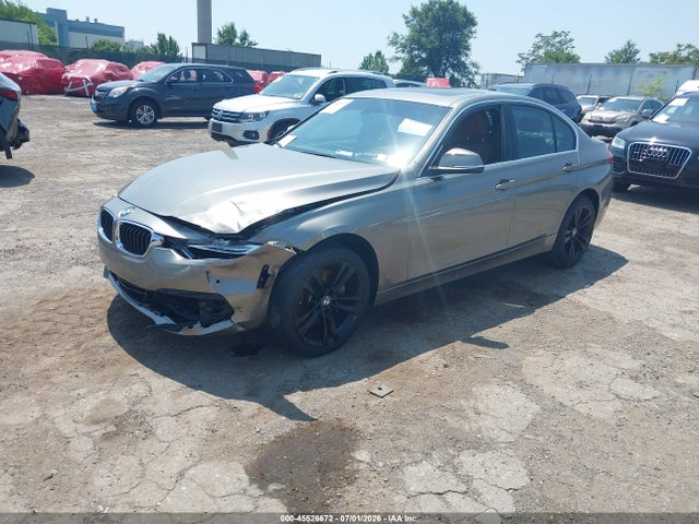 BMW 340i 2016 WBA8B3G52GNT62972 Image 2