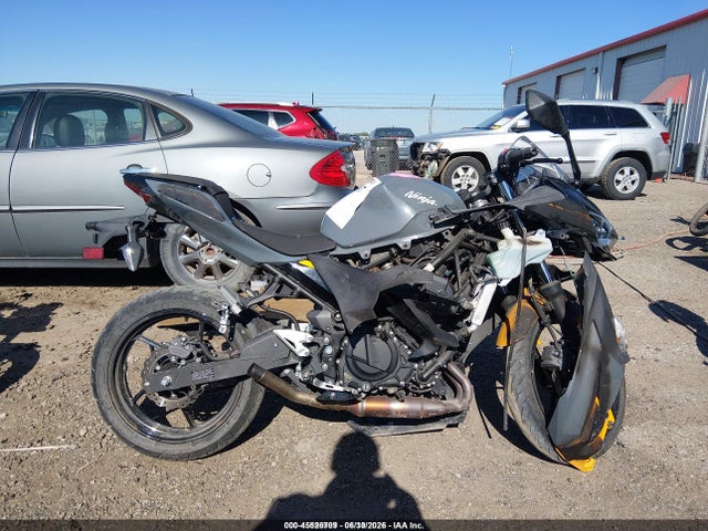 Kawasaki EX400 2018 JKAEXKG12JDA07339 Image 11