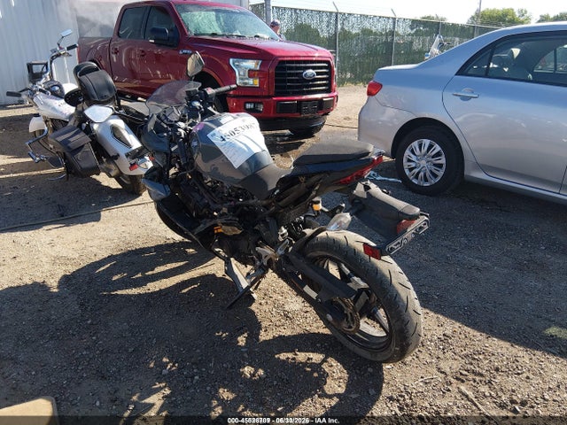 Kawasaki EX400 2018 JKAEXKG12JDA07339 Image 3