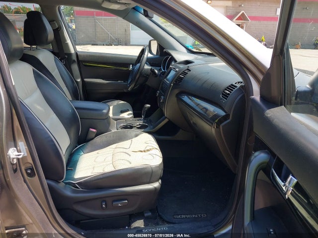 45526970 :رقم المزاد ، 5XYKWDA22DG383583 vin ، 2013 Kia Sorento Sx V6 مزاد بيع