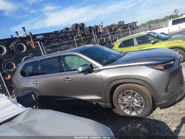 Toyota Grand Highlander Platinum 2025 5TDAAAB55SS095428 Image 13
