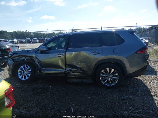Toyota Grand Highlander Platinum 2025 5TDAAAB55SS095428 Image 14