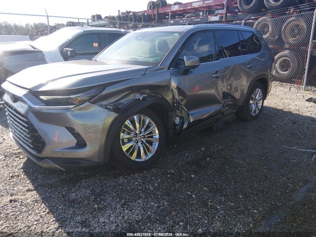 Toyota Grand Highlander Platinum 2025 5TDAAAB55SS095428 Image 2