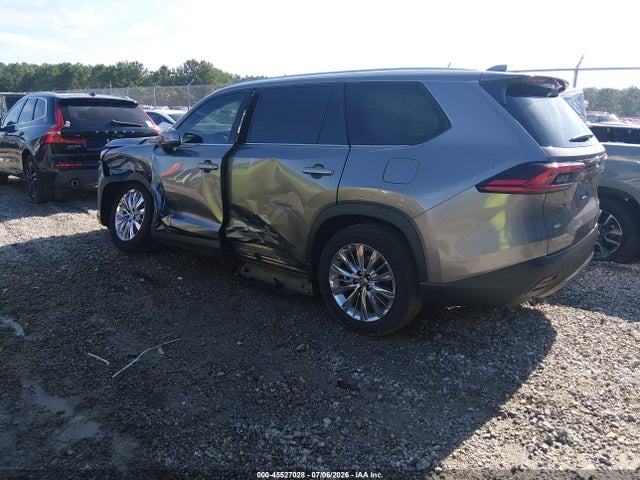Toyota Grand Highlander Platinum 2025 5TDAAAB55SS095428 Image 3
