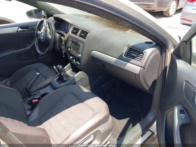 45527041 :رقم المزاد ، 3VW567AJ7CM451297 vin ، 2012 Volkswagen Jetta Gli مزاد بيع