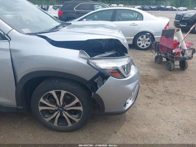 Subaru Forester Limited 2019 JF2SKASC9KH419132 Image 17