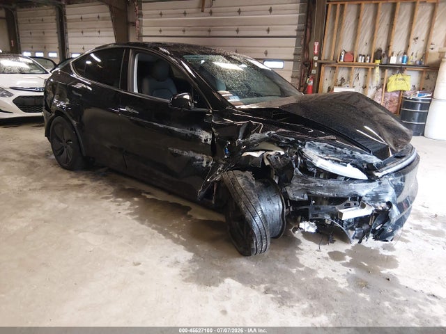 45527100 :رقم المزاد ، 7SAYGDED7TA438442 vin ، 2026 Tesla Model Y مزاد بيع
