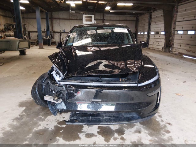 45527100 :رقم المزاد ، 7SAYGDED7TA438442 vin ، 2026 Tesla Model Y مزاد بيع